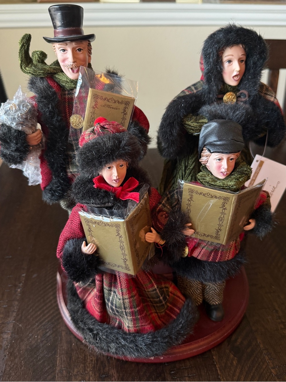 QVC Red and Green Victorian Carolers Holiday Figurine Set